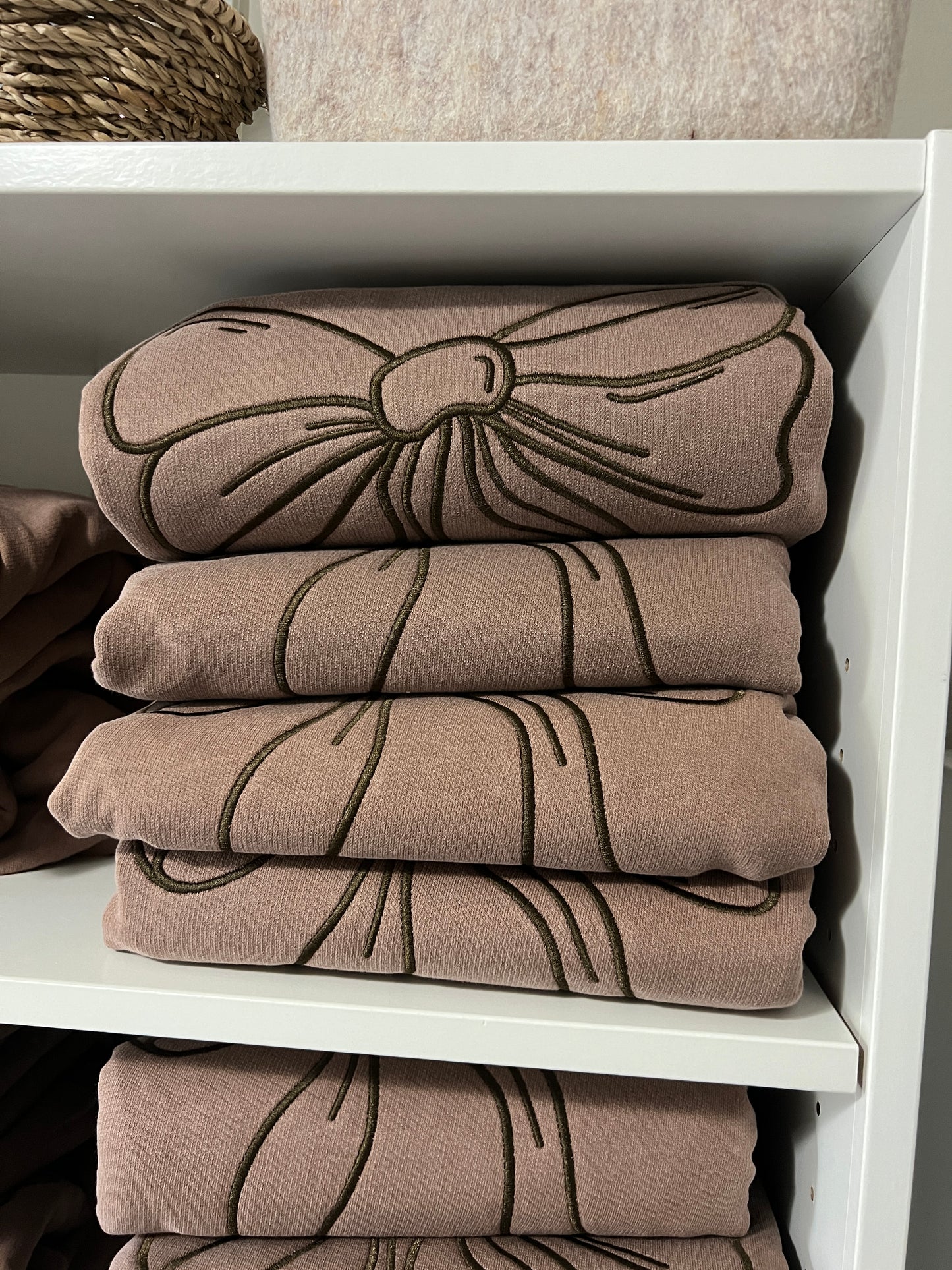GG Signature Embroidered Bow Crewneck