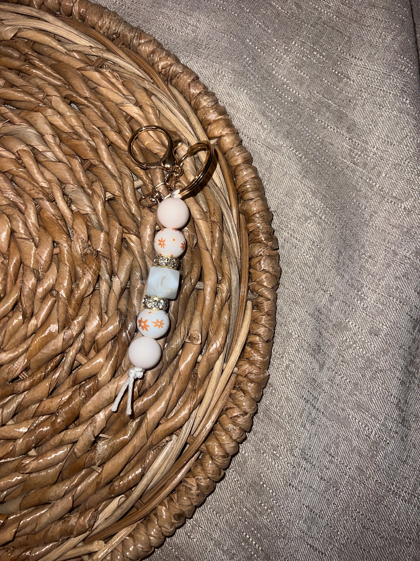 Neutral Daisies Keychain